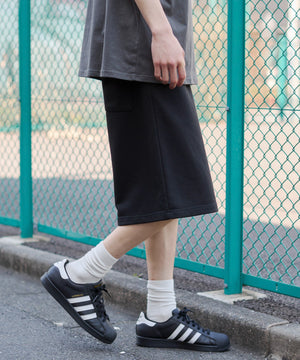 ブラック モデル：182cm M着用