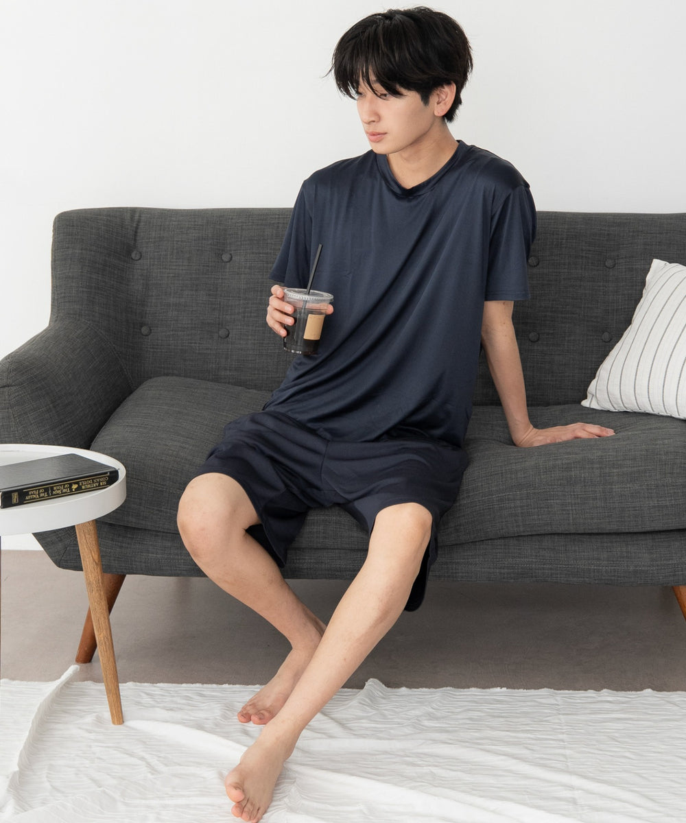 ネイビー モデル：180cm L着用