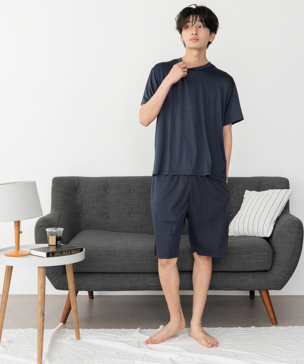 ネイビー モデル：180cm L着用