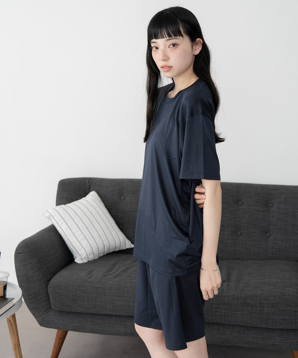 ネイビー モデル：164cm M着用