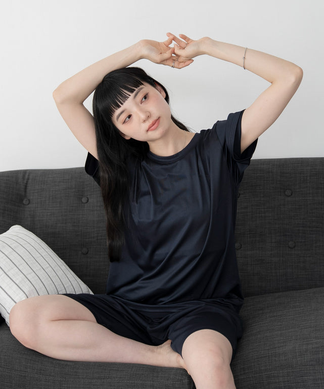 ネイビー モデル：164cm M着用