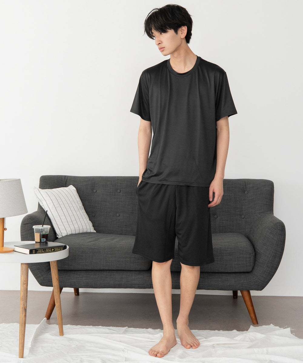 ブラック モデル：180cm L着用