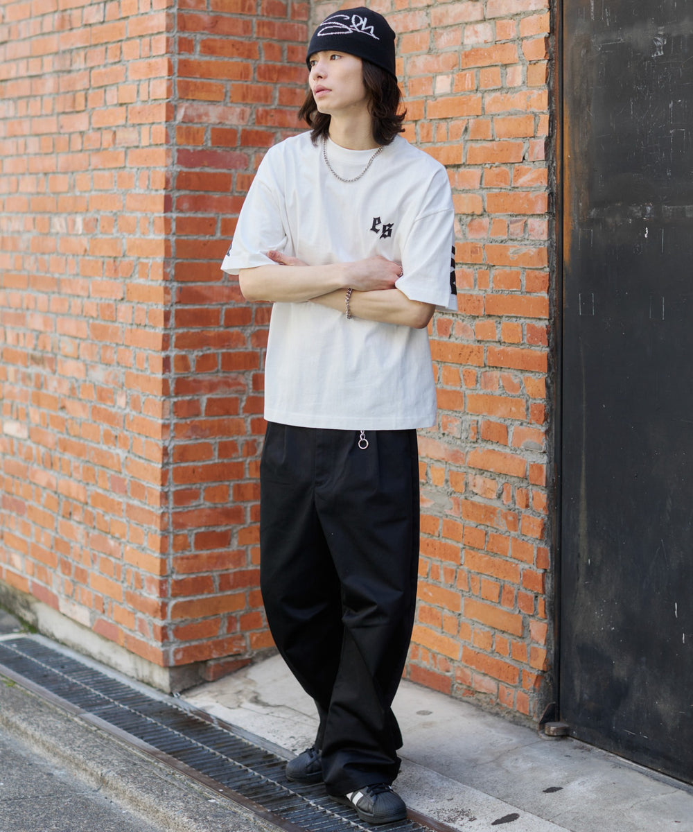 ホワイト モデル：182cm L着用