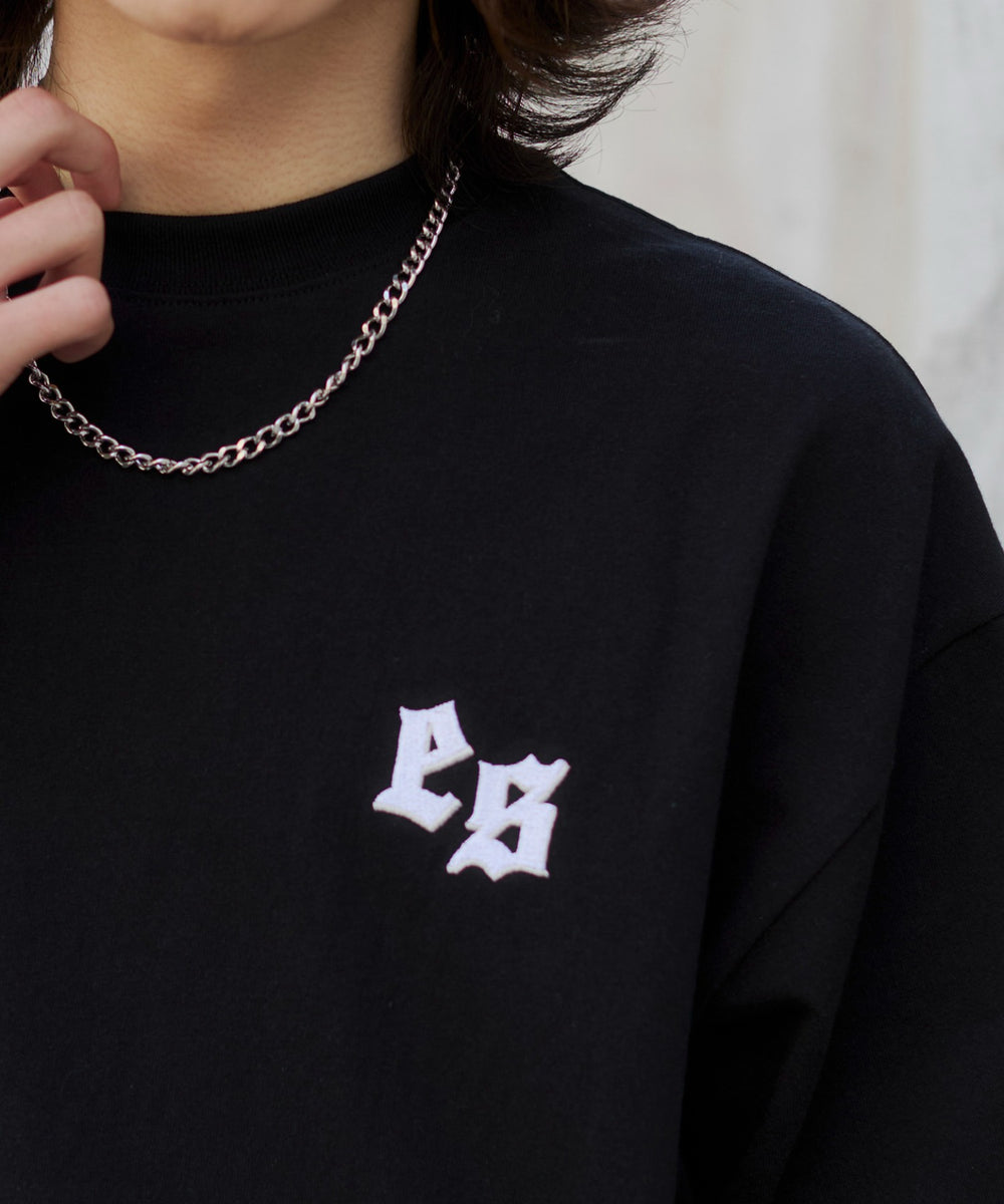 アクセ付きストレートライングラフィックT（SS）