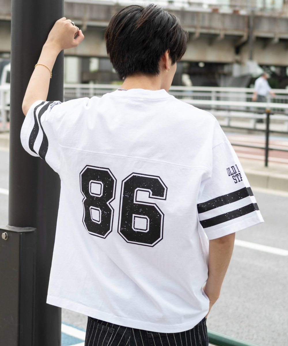 ホワイト モデル：180cm L着用