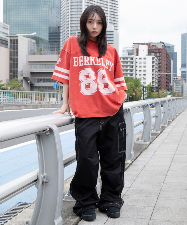 レッド　モデル：159cm L着用