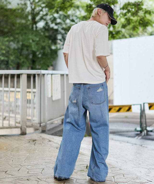 デニム淡加工 モデル：175cm L着用