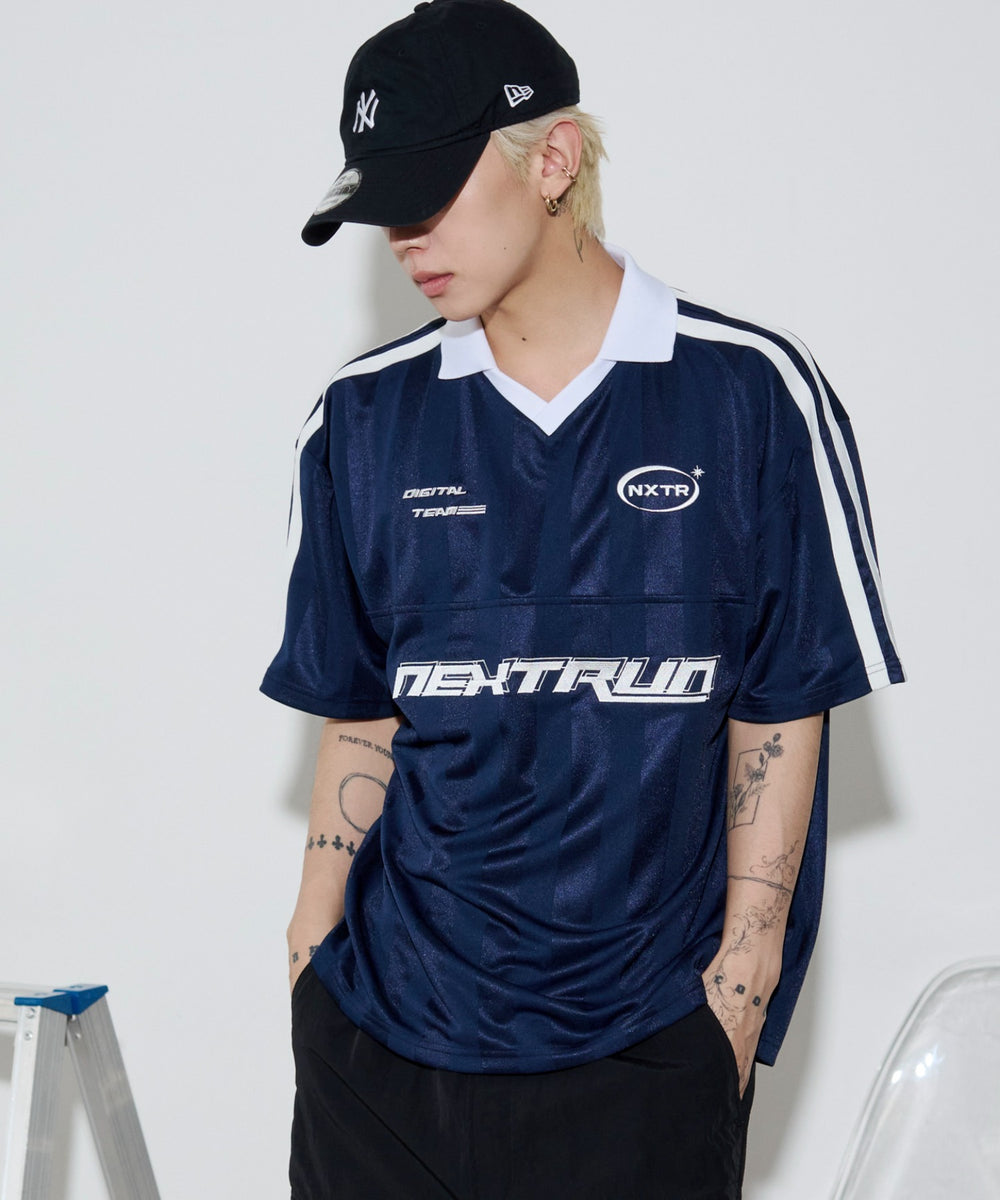 ネイビー モデル：175cm L着用