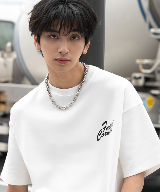 ホワイト モデル：180cm L着用