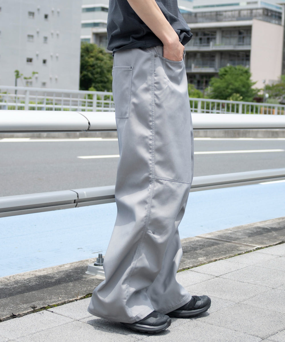 グレー モデル：182cm L着用