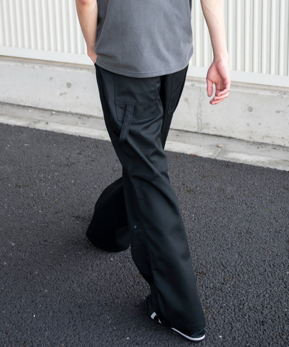 ブラック モデル：182cm L着用