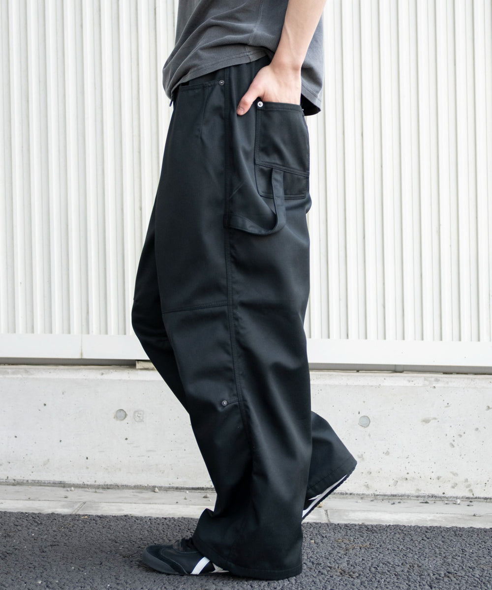 ブラック モデル：182cm L着用