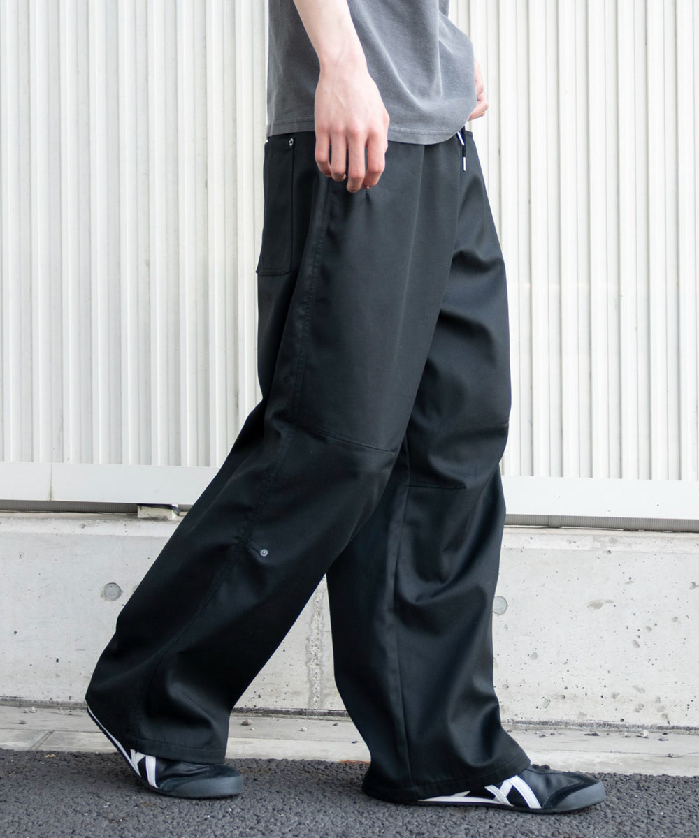 ブラック モデル：182cm L着用