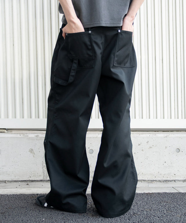 ブラック モデル：182cm L着用