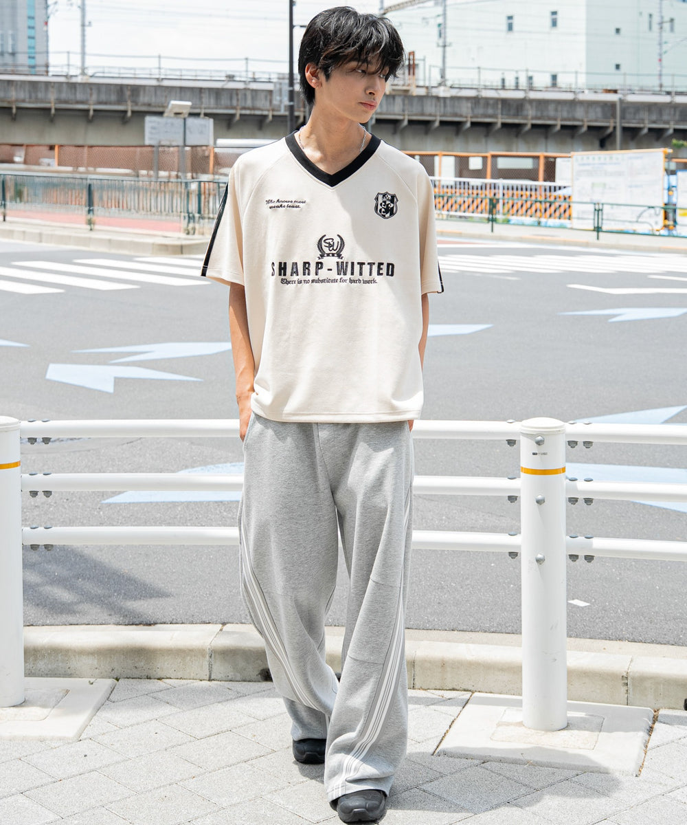 ホワイト モデル：180cm L着用