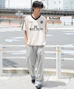 ホワイト モデル：180cm L着用