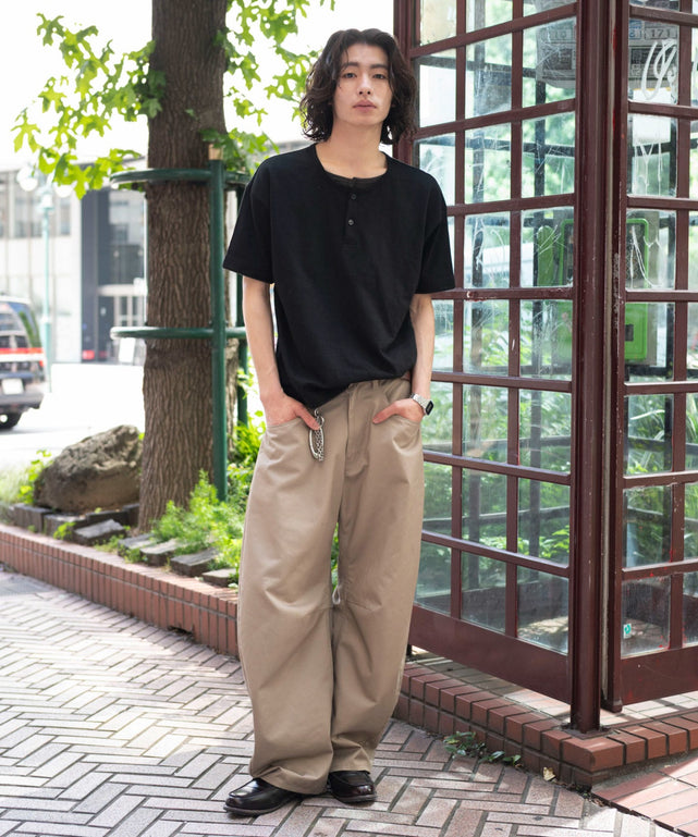 ブラック モデル：182cm L着用