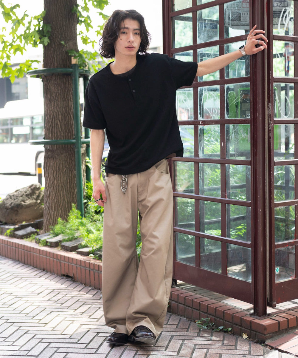ブラック モデル：182cm L着用