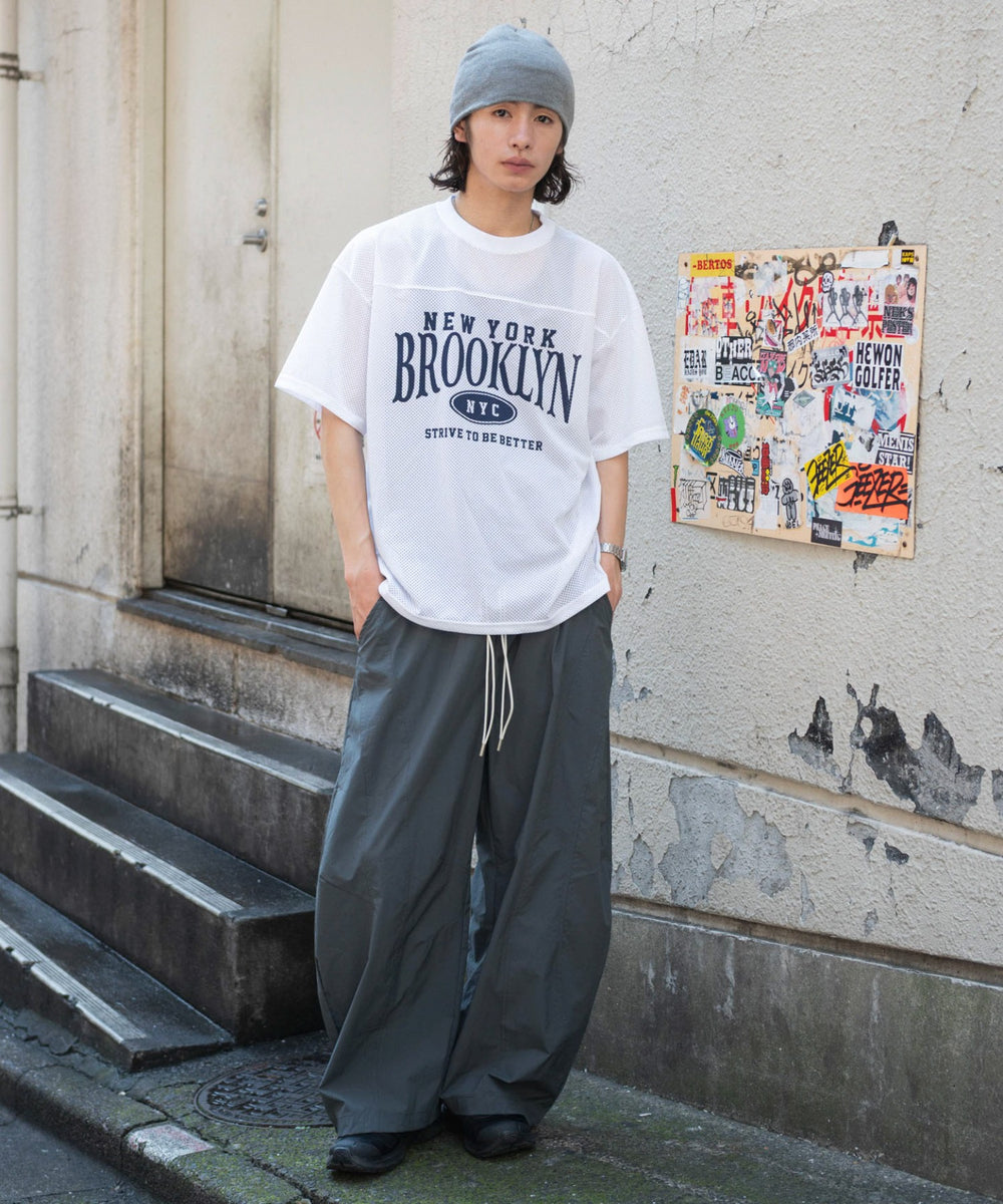 ホワイト モデル：182cm L着用