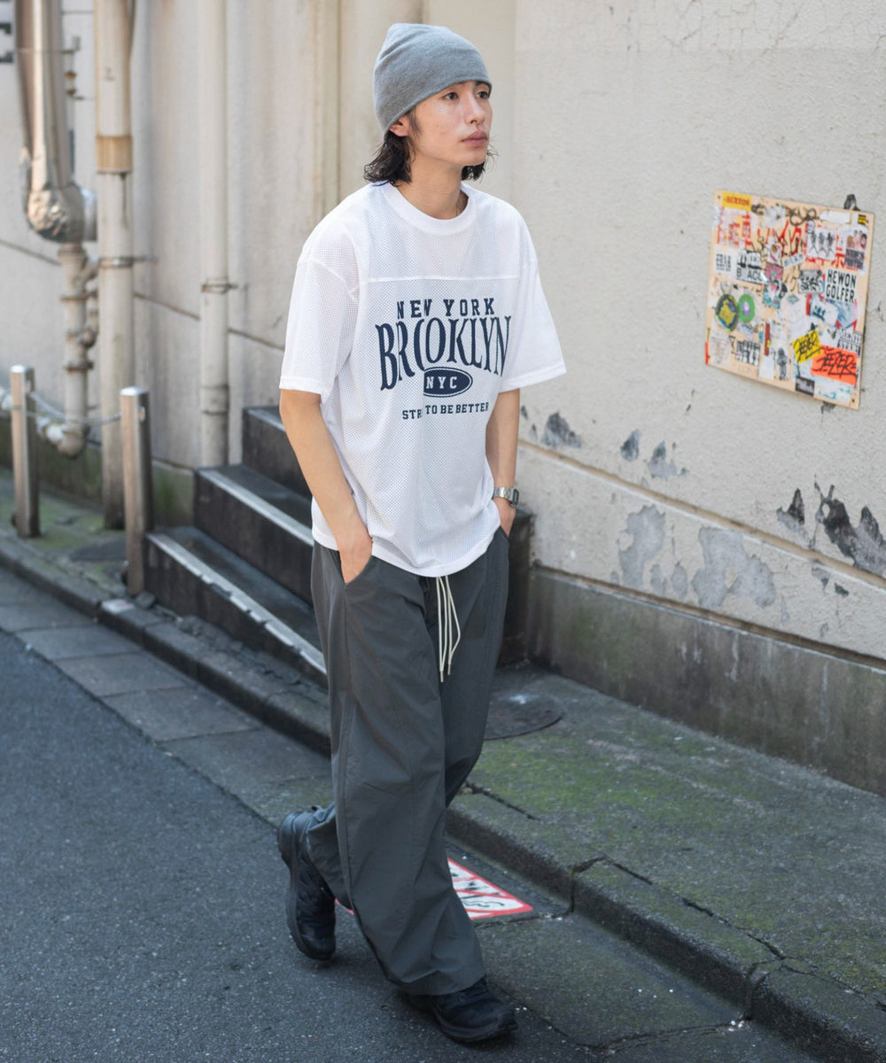 ホワイト モデル：182cm L着用