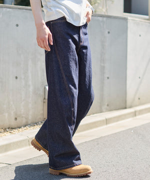 デニムインディゴ モデル：181cm L着用