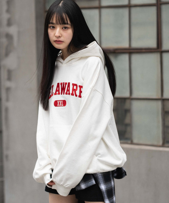 ホワイト モデル：160cm M着用