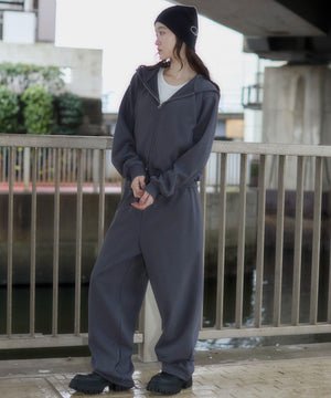 チャコール　モデル：163cm M着用