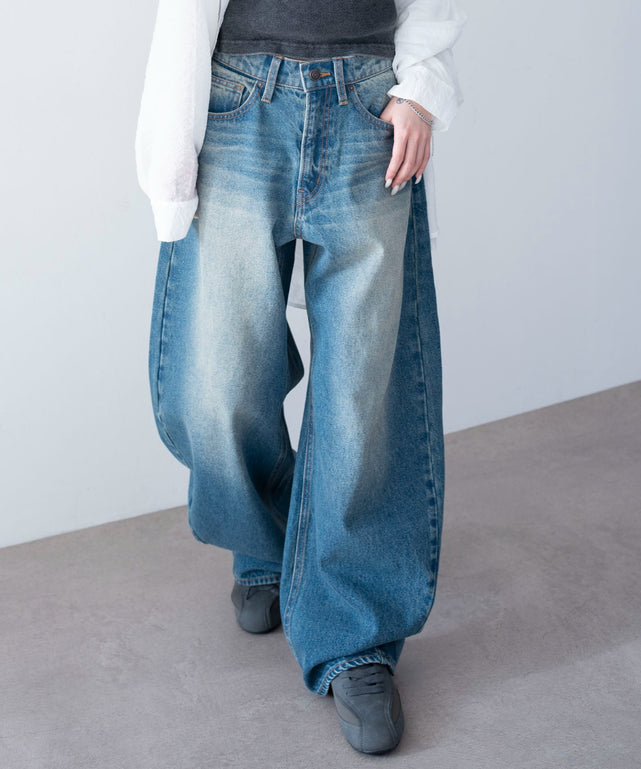 デニム中濃加工　モデル：159cm M着用