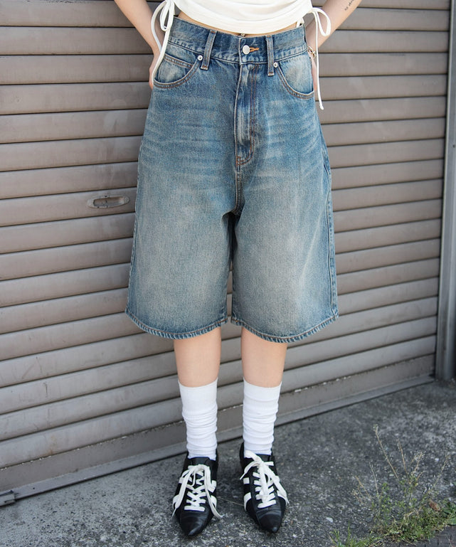 デニム中濃加工モデル：159cm S着用