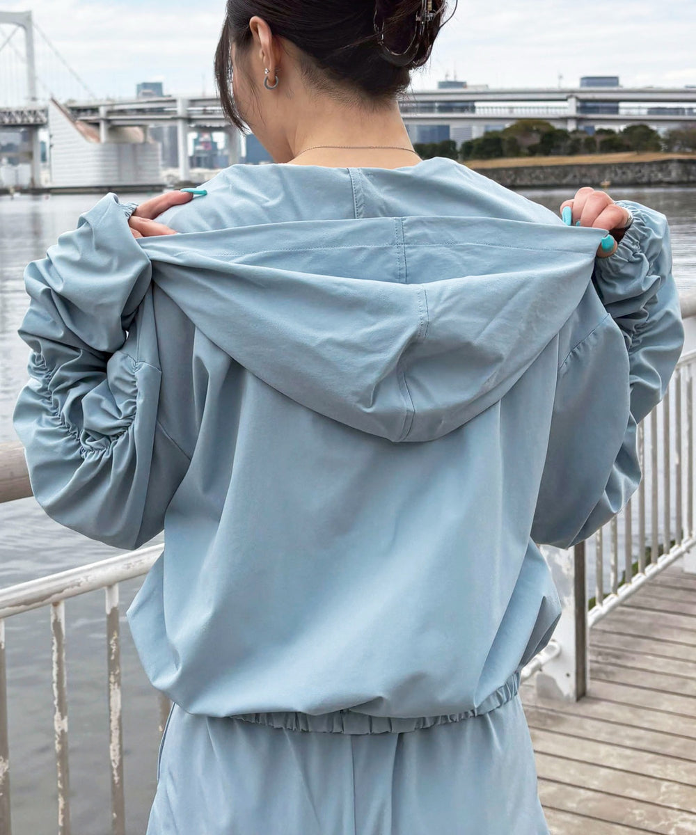 ブルー