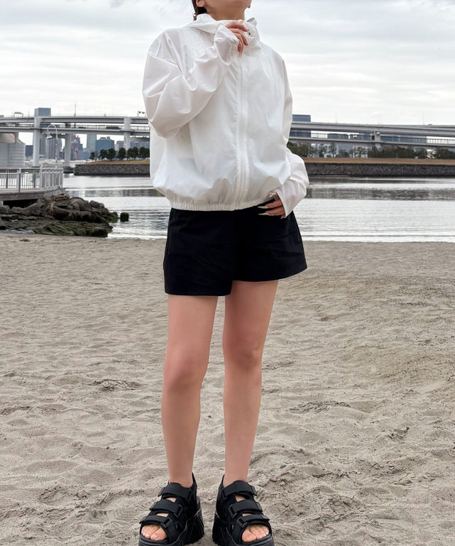 ホワイト
