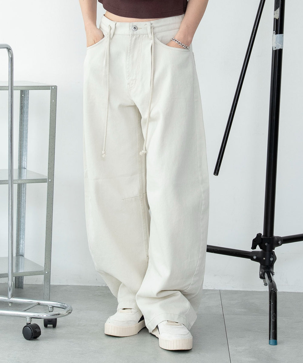 オフホワイト　モデル：166cm M着用
