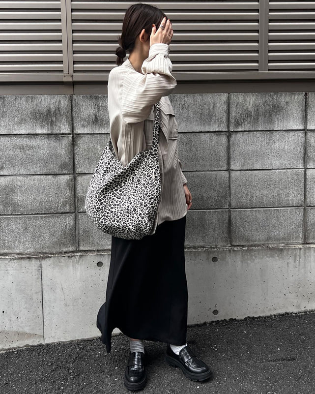 シャドーストライプシャツ