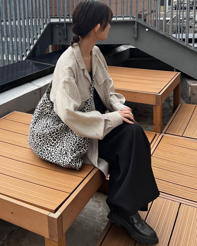 シャドーストライプシャツ