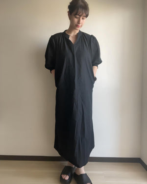 キーネックロングワンピース
