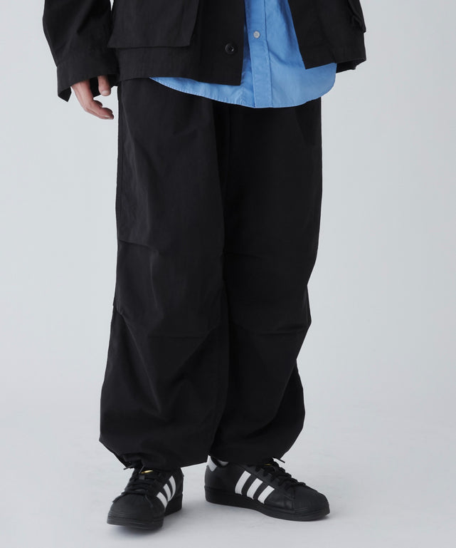 ブラック モデル：181cm L着用