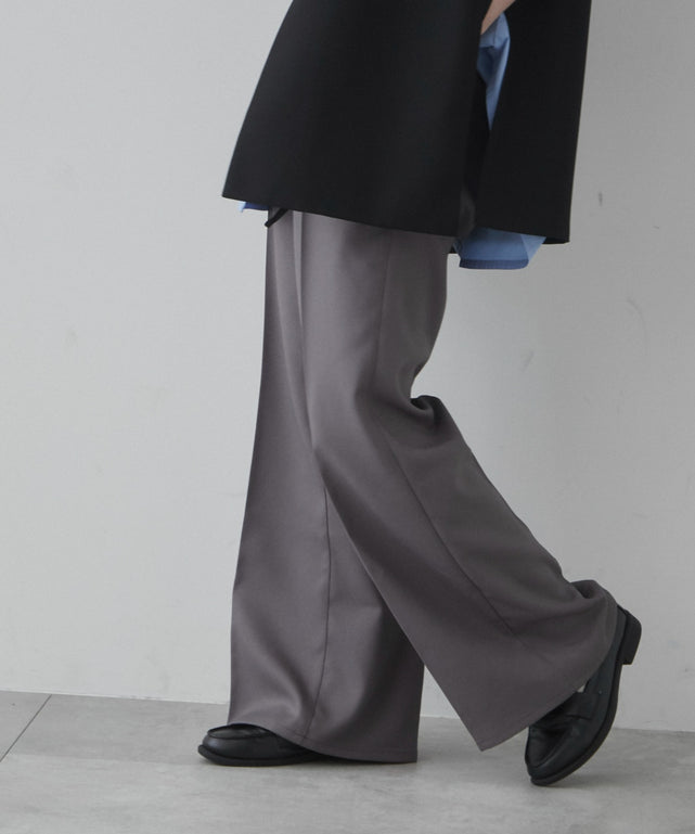 グレー モデル：165cm M着用