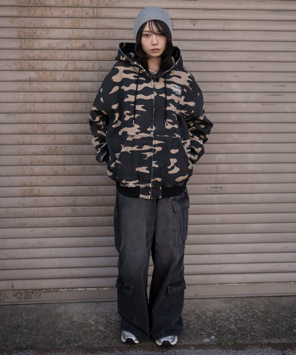 柄１　モデル：159cm L着用