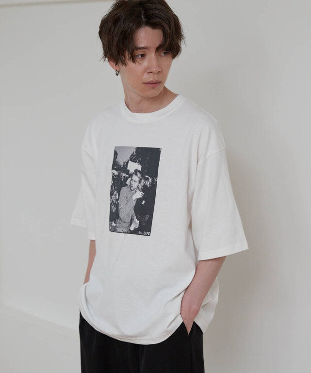 別注 LIFE GRAPHIC LOOSE TEE/柄１モデル：177cm L着用