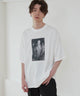 別注 LIFE GRAPHIC LOOSE TEE/柄２モデル：177cm L着用