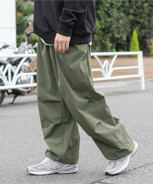 カーキ　モデル:175cm L着用