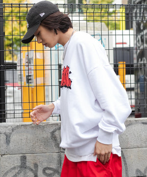 ホワイト　モデル:175cm L着用