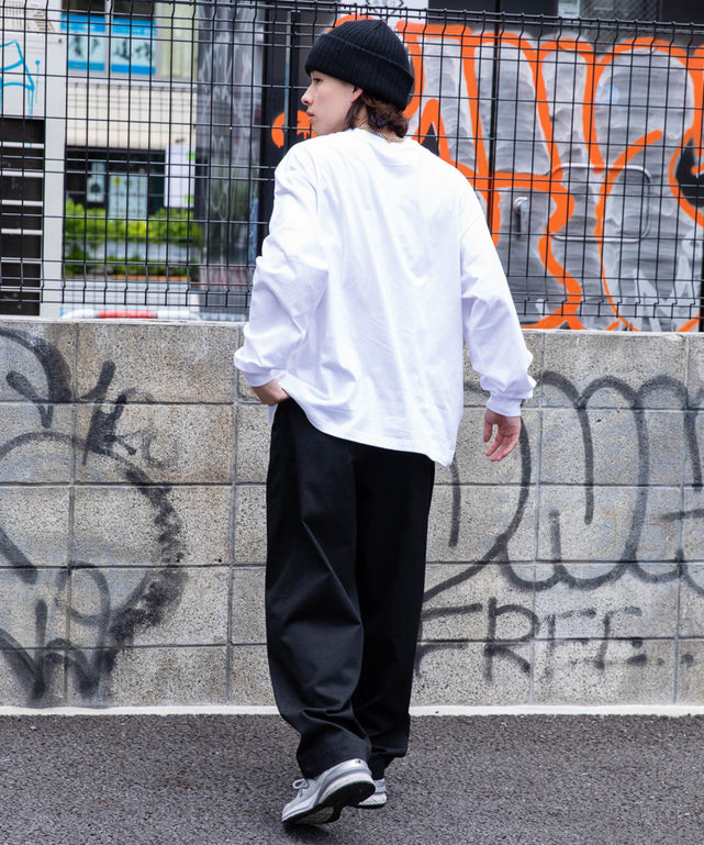 ホワイト　モデル：174cm L着用