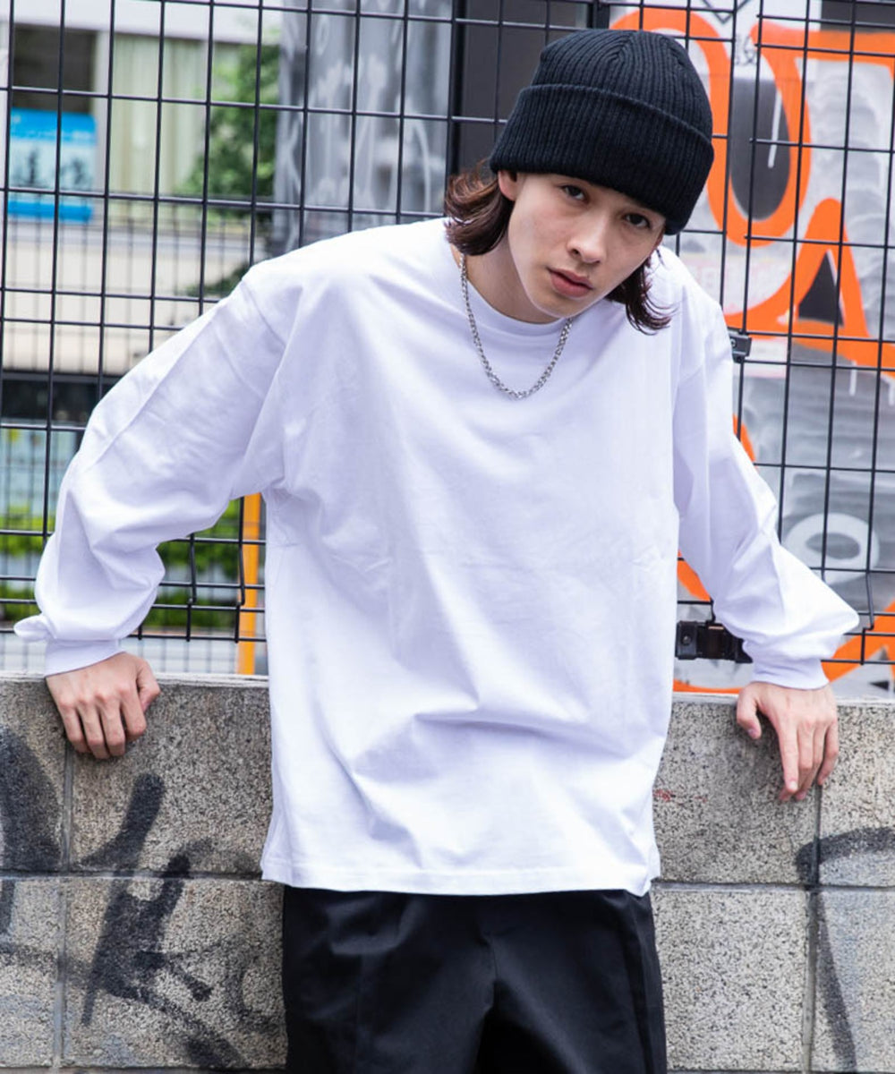 ホワイト　モデル：174cm L着用
