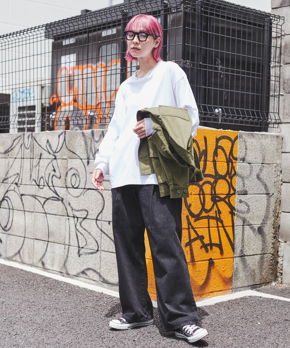 ホワイト　モデル：170cm M着用