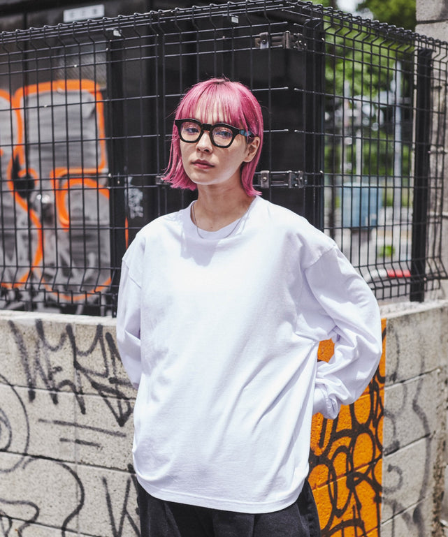 ホワイト　モデル：170cm M着用