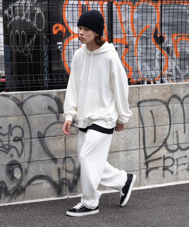 オフホワイト　モデル：174cm L着用