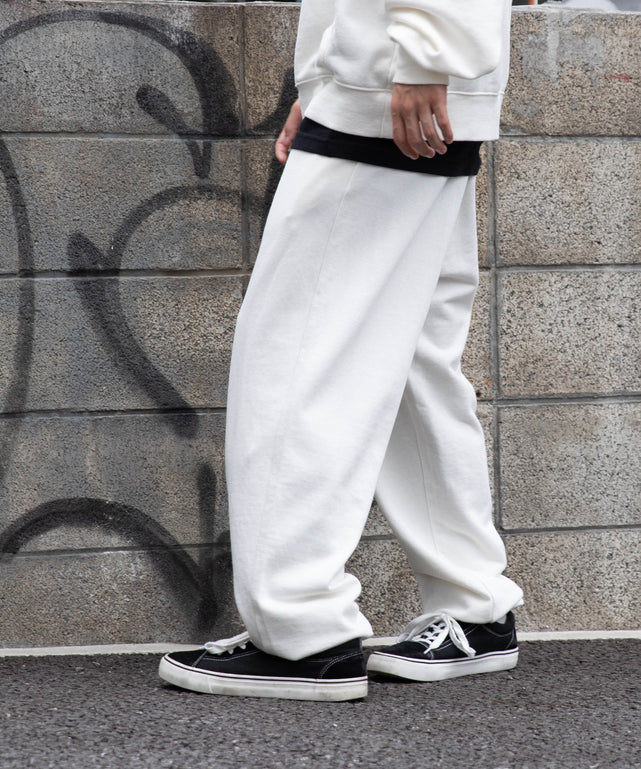オフホワイト　モデル：174cm L着用